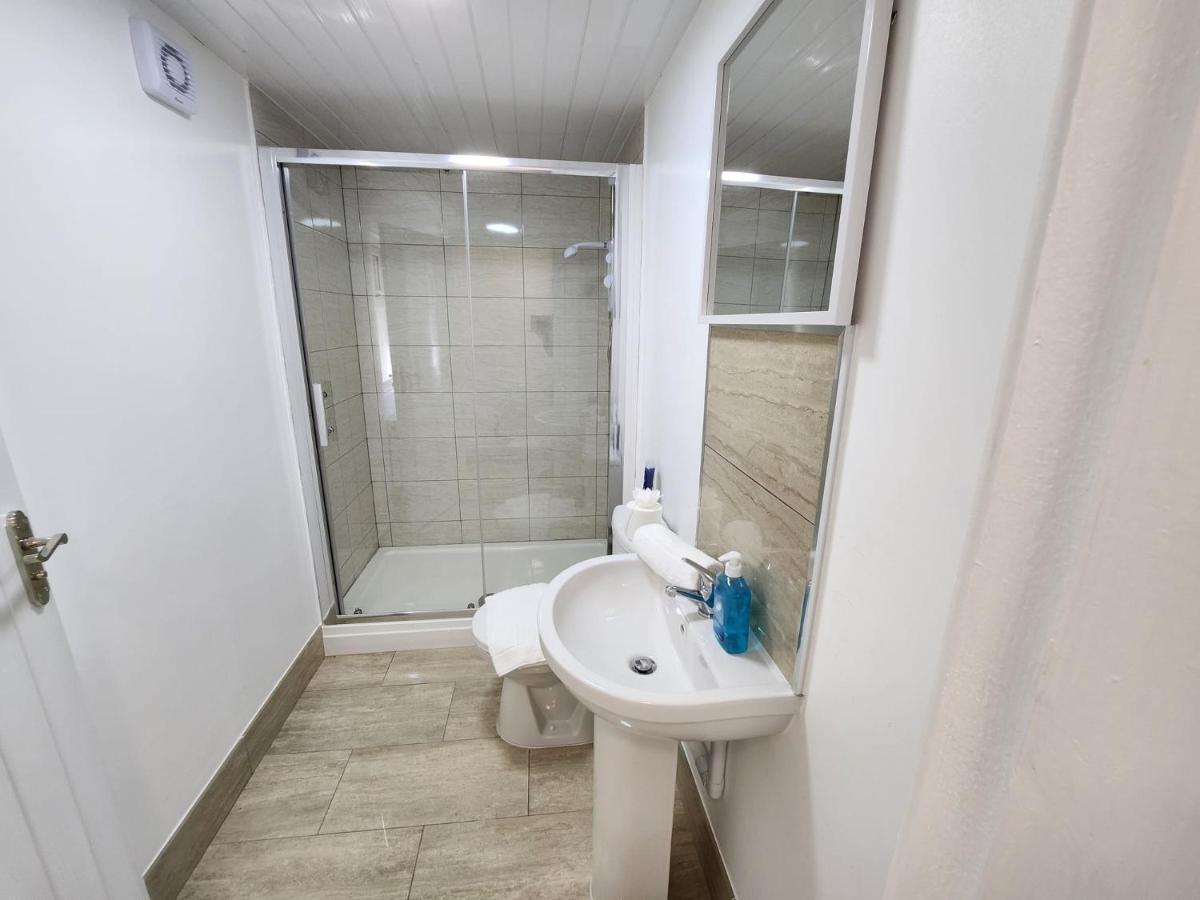 Solihull Shared House Acocks Green ภายนอก รูปภาพ