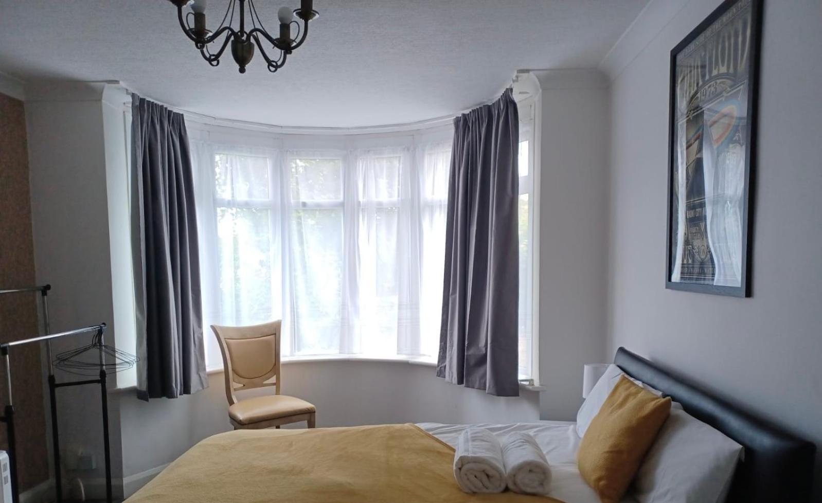 Solihull Shared House Acocks Green ภายนอก รูปภาพ